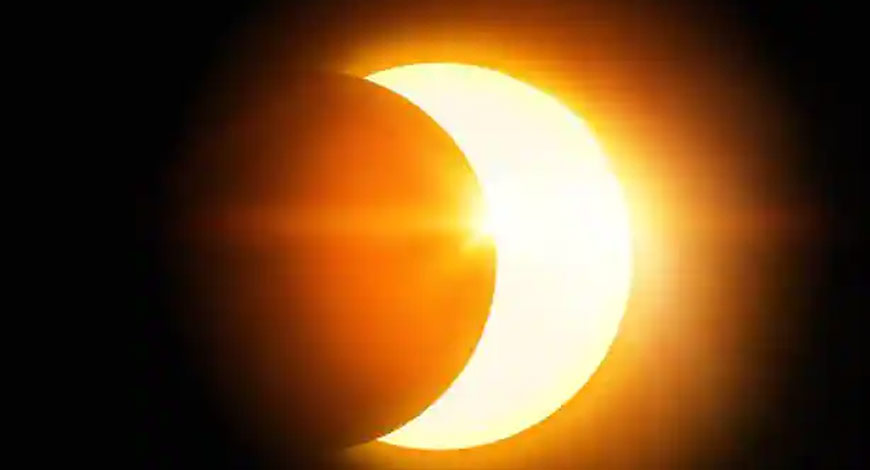 Solar Eclipse BW